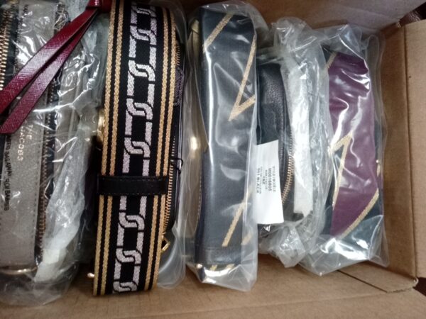 HANDBAGS AND WALLETS SMALL LOT, SHELF PULLS, 5521771, 5 units, PA image 6