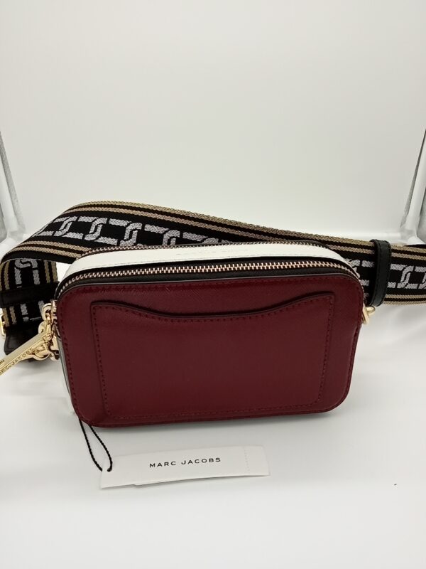 HANDBAGS AND WALLETS SMALL LOT, SHELF PULLS, 5521771, 5 units, PA image 4