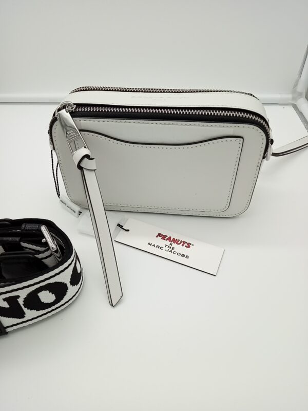 HANDBAGS AND WALLETS SMALL LOT, SHELF PULLS, 5521774, 5 units, PA image 7