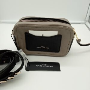 HANDBAGS AND WALLETS SMALL LOT, SHELF PULLS, 5521774, 5 units, PA image 2