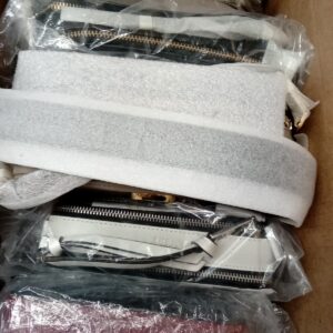 HANDBAGS AND WALLETS SMALL LOT, SHELF PULLS, 5521774, 5 units, PA image 9