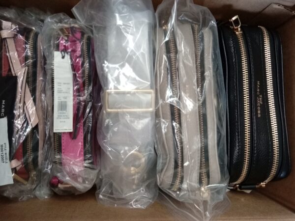HANDBAGS AND WALLETS SMALL LOT, SHELF PULLS, 5521775, 5 units, PA image 11