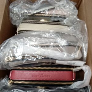 HANDBAGS AND WALLETS SMALL LOT, SHELF PULLS, 5521777, 5 units, PA image 8