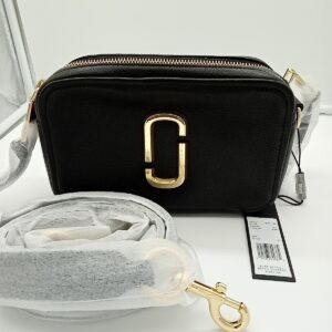 HANDBAGS AND WALLETS SMALL LOT, SHELF PULLS, 5521784, 5 units, PA image 1
