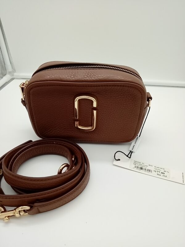 HANDBAGS AND WALLETS SMALL LOT, SHELF PULLS, 5521786, 11 units, PA image 3