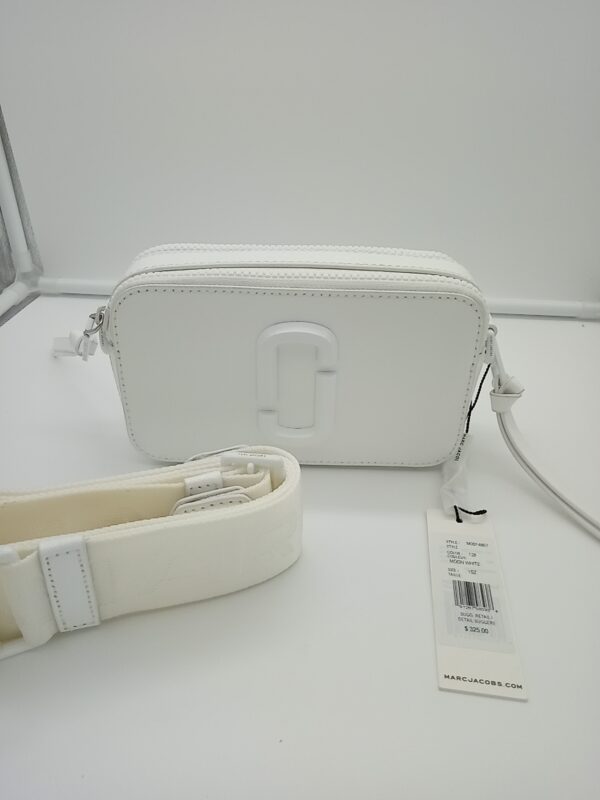 HANDBAGS AND WALLETS SMALL LOT, SHELF PULLS, 5521786, 11 units, PA image 4