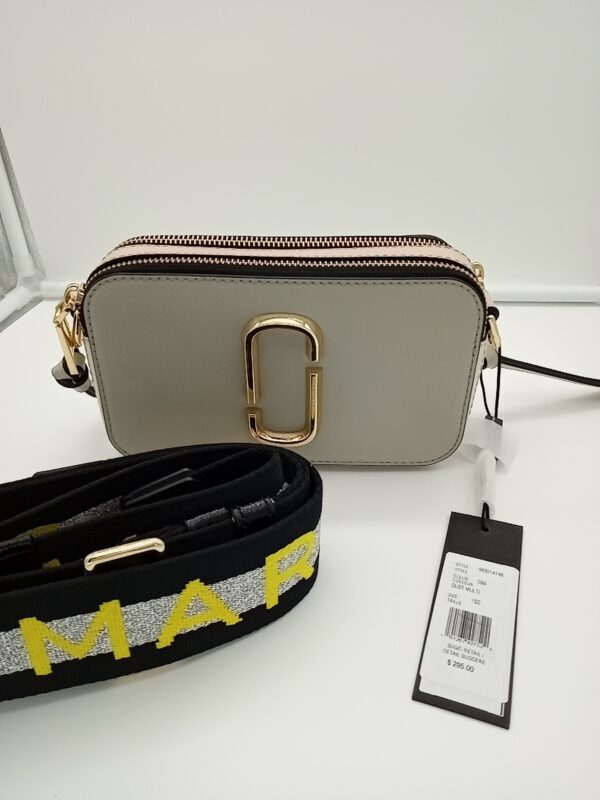 HANDBAGS AND WALLETS SMALL LOT, SHELF PULLS, 5521786, 11 units, PA image 9