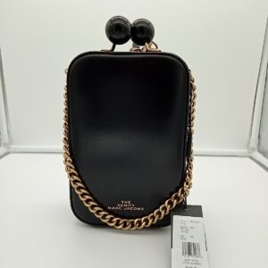 HANDBAGS AND WALLETS SMALL LOT, SHELF PULLS, 5521789, 5 units, PA image 3