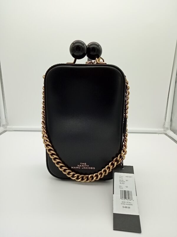 HANDBAGS AND WALLETS SMALL LOT, SHELF PULLS, 5521789, 5 units, PA image 3