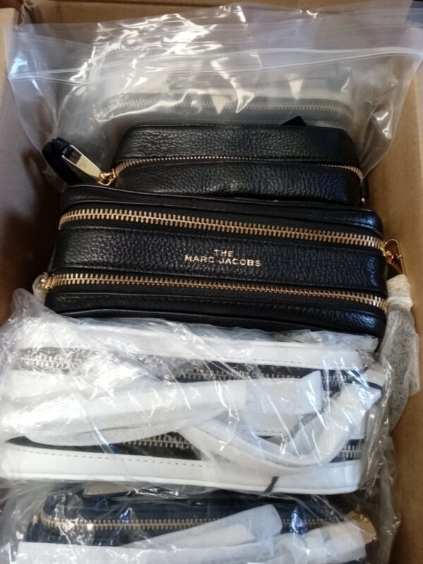 HANDBAGS AND WALLETS SMALL LOT, SHELF PULLS, 5521790, 5 units, PA image 6