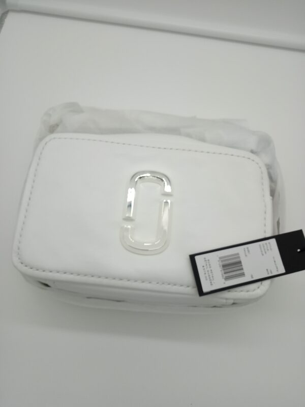 HANDBAGS AND WALLETS SMALL LOT, SHELF PULLS, 5521790, 5 units, PA image 4