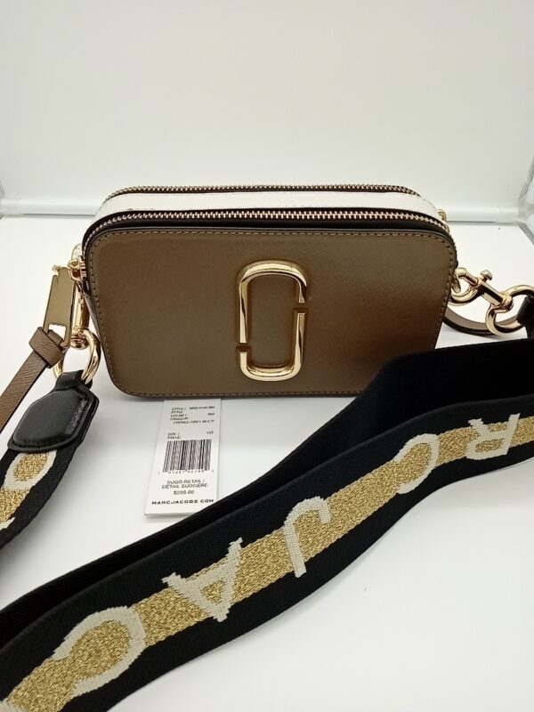 HANDBAGS AND WALLETS SMALL LOT, SHELF PULLS, 5521790, 5 units, PA image 1