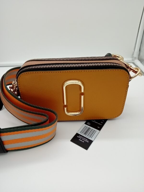HANDBAGS AND WALLETS SMALL LOT, SHELF PULLS, 5521792, 9 units, PA image 9