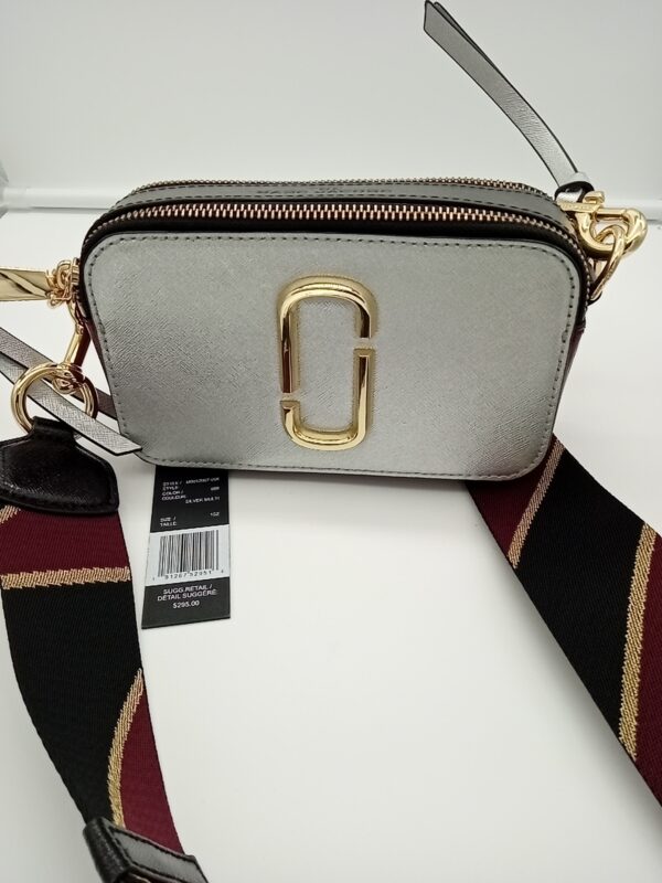 HANDBAGS AND WALLETS SMALL LOT, SHELF PULLS, 5521792, 9 units, PA image 4