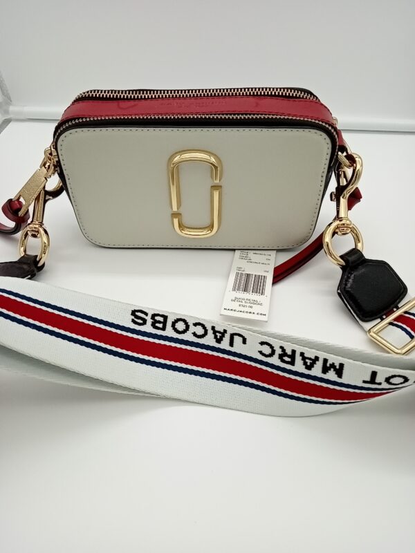 HANDBAGS AND WALLETS SMALL LOT, SHELF PULLS, 5521792, 9 units, PA image 2