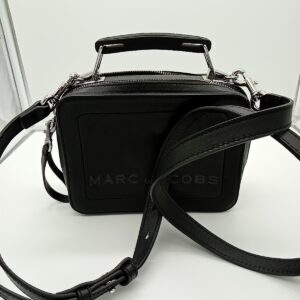 HANDBAGS AND WALLETS SMALL LOT, SHELF PULLS, 5521794, 5 units, PA image 4