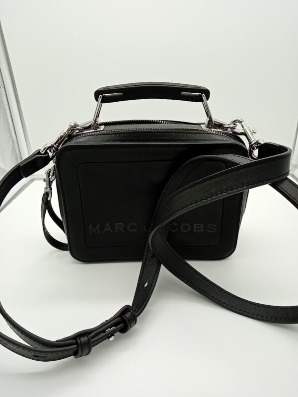 HANDBAGS AND WALLETS SMALL LOT, SHELF PULLS, 5521794, 5 units, PA image 4