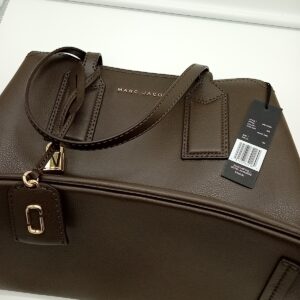 HANDBAGS AND WALLETS SMALL LOT, SHELF PULLS, 5521798, 6 units, PA image 3