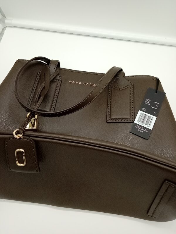 HANDBAGS AND WALLETS SMALL LOT, SHELF PULLS, 5521798, 6 units, PA image 3
