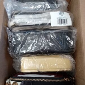 HANDBAGS AND WALLETS SMALL LOT, SHELF PULLS, 5521770, 5 units, PA image 5