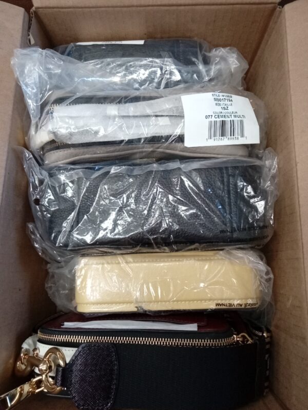 HANDBAGS AND WALLETS SMALL LOT, SHELF PULLS, 5521770, 5 units, PA image 5