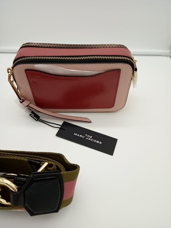 HANDBAGS AND WALLETS SMALL LOT, SHELF PULLS, 5521770, 5 units, PA image 4