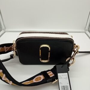HANDBAGS AND WALLETS SMALL LOT, SHELF PULLS, 5521773, 5 units, PA image 4