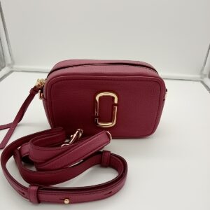 HANDBAGS AND WALLETS SMALL LOT, SHELF PULLS, 5521781, 5 units, PA image 1