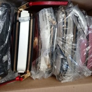 HANDBAGS AND WALLETS SMALL LOT, SHELF PULLS, 5521781, 5 units, PA image 8