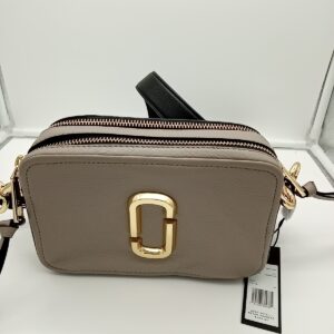 HANDBAGS AND WALLETS SMALL LOT, SHELF PULLS, 5521781, 5 units, PA image 2