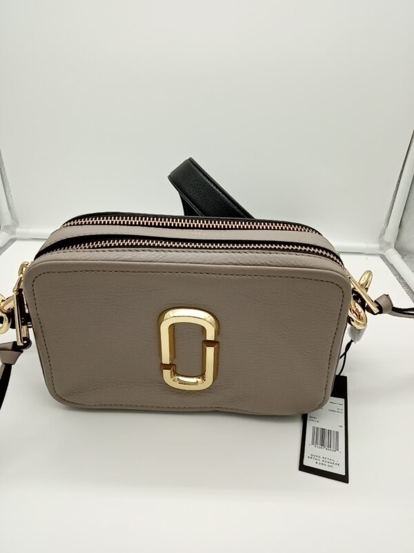 HANDBAGS AND WALLETS SMALL LOT, SHELF PULLS, 5521781, 5 units, PA image 2