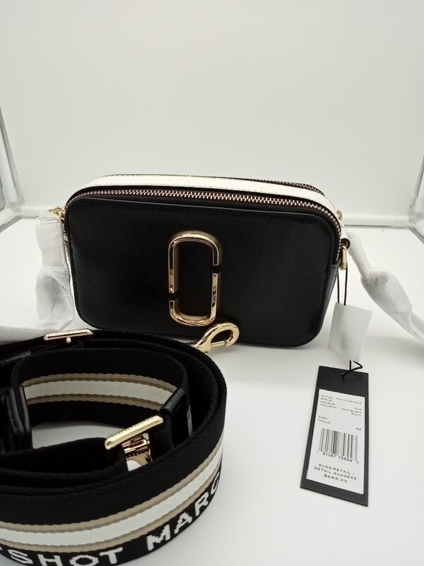 HANDBAGS AND WALLETS SMALL LOT, SHELF PULLS, 5521804, 5 units, PA image 4