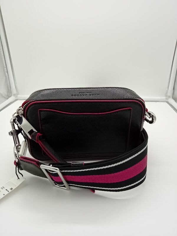 HANDBAGS AND WALLETS SMALL LOT, SHELF PULLS, 5521804, 5 units, PA image 2