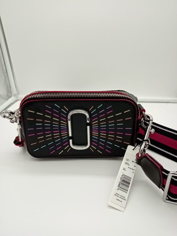 HANDBAGS AND WALLETS SMALL LOT, SHELF PULLS, 5521804, 5 units, PA image 1