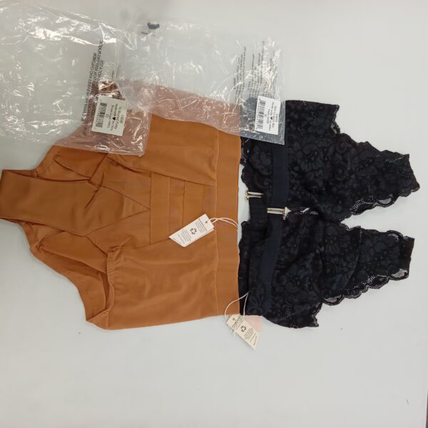 LADIES INTIMATE SMALL LOT, SHELF PULLS, 5522095, 35 units, PA image 3