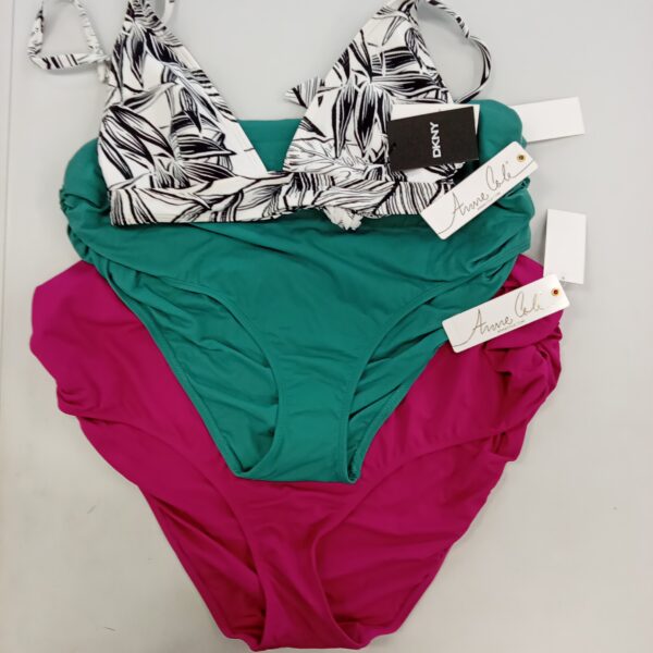 LADIES SWIMWEAR SMALL LOT, SHELF PULLS, 5522139, 61 units, PA image 4