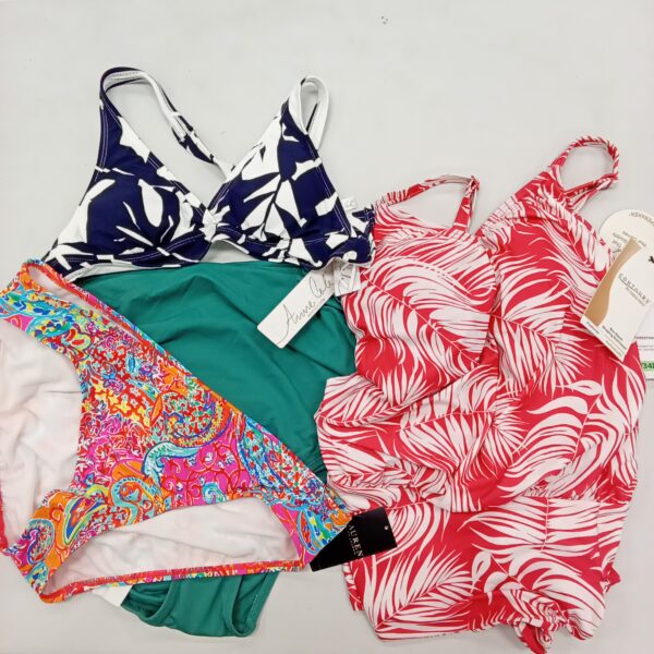 LADIES SWIMWEAR SMALL LOT, SHELF PULLS, 5522142, 49 units, PA image 10