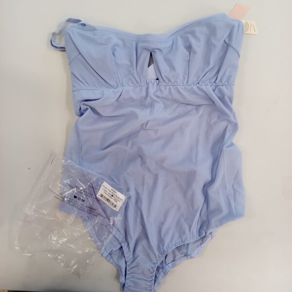 LADIES INTIMATE SMALL LOT, SHELF PULLS, 5522261, 24 units, PA image 3
