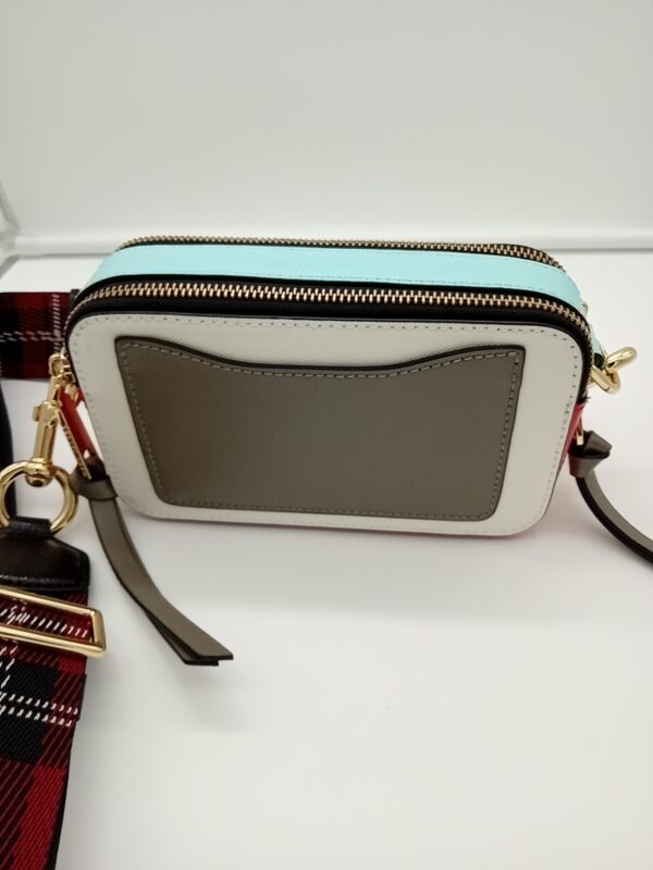HANDBAGS AND WALLETS SMALL LOT, SHELF PULLS, 5521778, 5 units, PA image 5