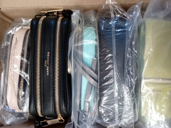 HANDBAGS AND WALLETS SMALL LOT, SHELF PULLS, 5521778, 5 units, PA image 8