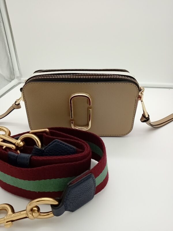 HANDBAGS AND WALLETS SMALL LOT, SHELF PULLS, 5521805, 6 units, PA image 2