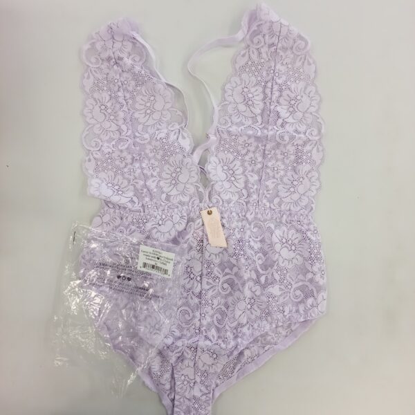 LADIES INTIMATE SMALL LOT, SHELF PULLS, 5522298, 26 units, PA image 3
