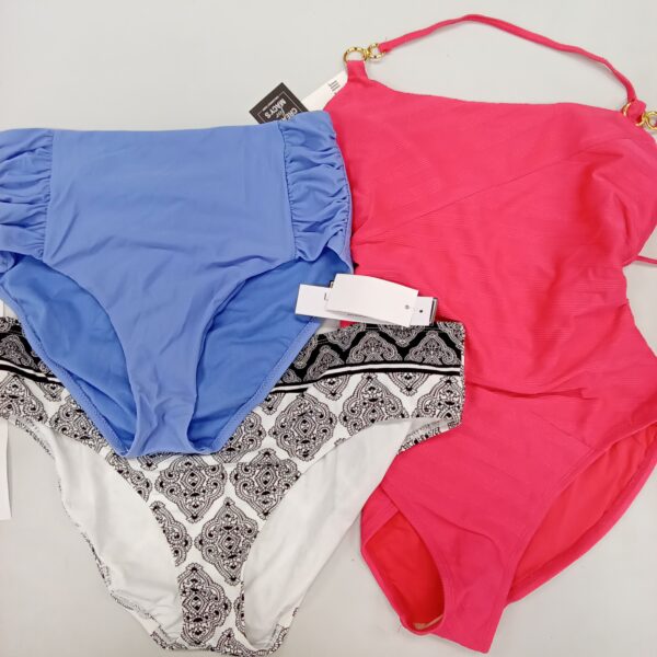 LADIES SWIMWEAR SMALL LOT, SHELF PULLS, 5522388, 26 units, PA image 1