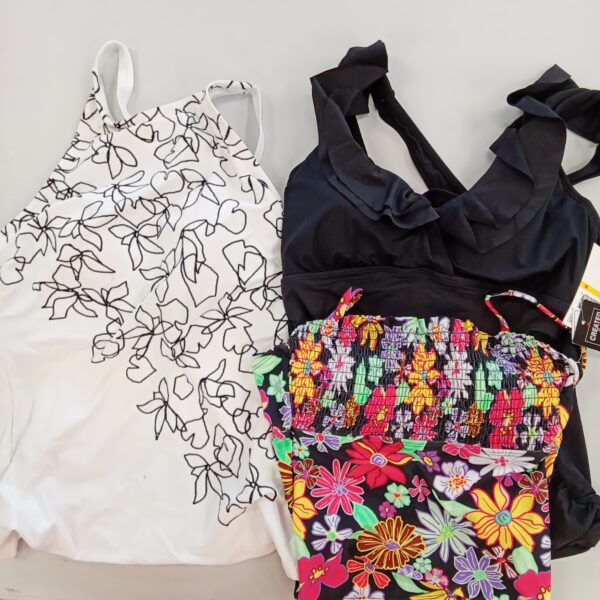 LADIES SWIMWEAR SMALL LOT, SHELF PULLS, 5522397, 18 units, PA image 7