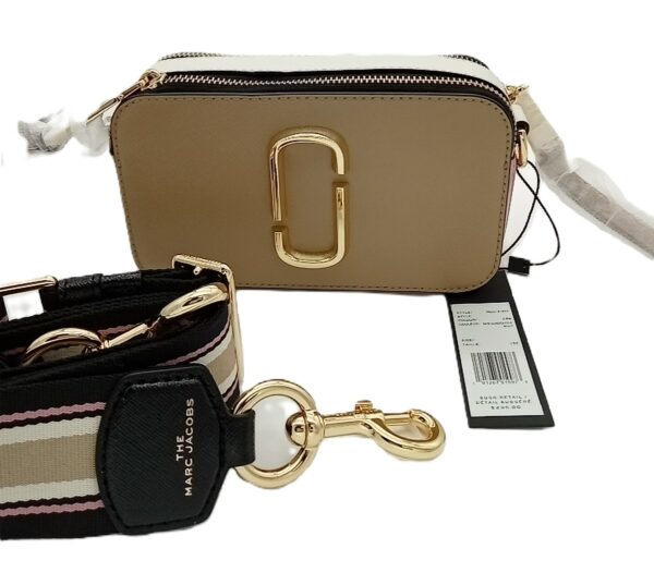 HANDBAGS AND WALLETS SMALL LOT, SHELF PULLS, 5521783, 5 units, PA image 2