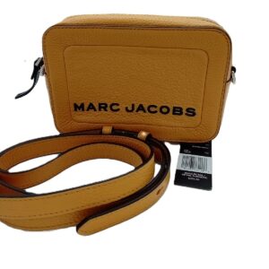 HANDBAGS AND WALLETS SMALL LOT, SHELF PULLS, 5521783, 5 units, PA image 1