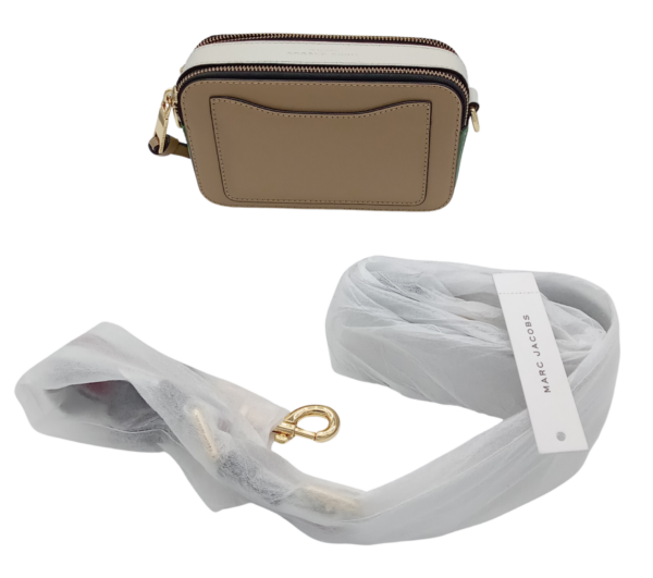 HANDBAGS AND WALLETS SMALL LOT, SHELF PULLS, 5522377, 4 units, PA - Image 12