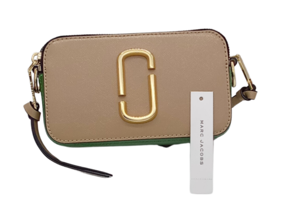 HANDBAGS AND WALLETS SMALL LOT, SHELF PULLS, 5522377, 4 units, PA - Image 11