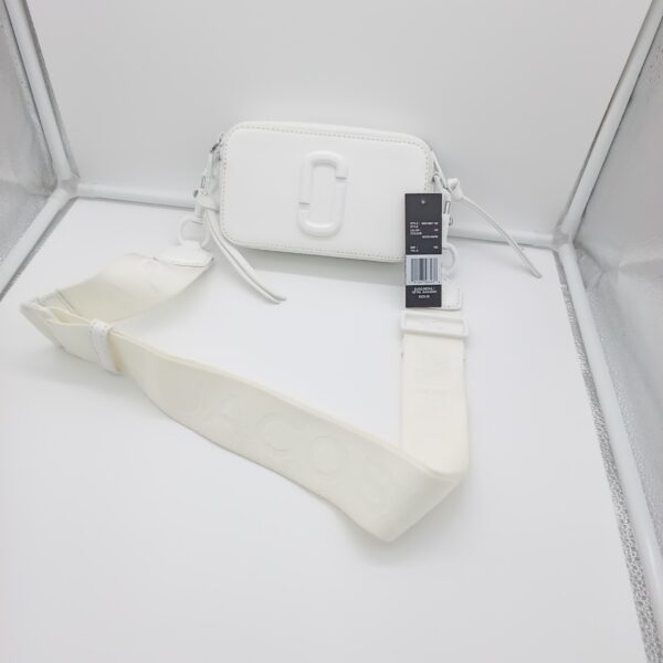 HANDBAGS AND WALLETS SMALL LOT, SHELF PULLS, 5522378, 4 units, PA image 4