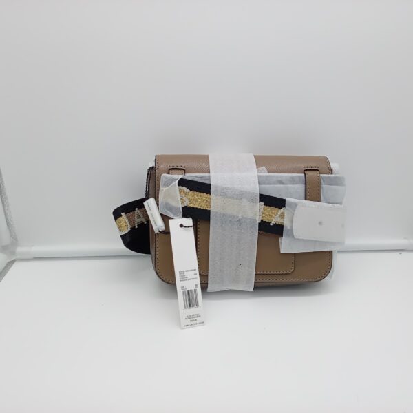 HANDBAGS AND WALLETS SMALL LOT, SHELF PULLS, 5522382, 2 units, PA image 1